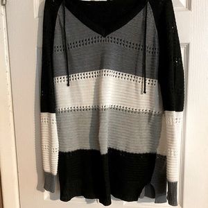 Pull over hooded sweater